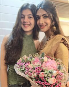 Actress Swaksha HD Photos and Wallpapers January 2025