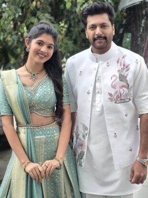 Swaksha Instagram - Super experience shooting with the Superstar @iam_ravimohan for Super Saravana Stores♥️
.
.
@foreshorestudio28 Thanks for having more faith in me than I do in myself!
.
.
#explore #explorepage✨ #jayamravi #saravanastores #viral #instapic #tamil #tamilcinema #tamilactress #ad