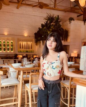 Swaksha Instagram - 🫶🏻
@bastianmumbai 
.
.
.
#bastian #explorepage #explore #pic #pose #viral #viralpost #restaurant #lovefood #instagram #instagood #instadaily #fashionmodel #fashionmodel
