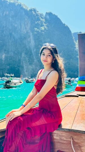 Swaksha Instagram - My perfect vacation with a perfect transition😋🥰
.
.
.
.
.
#instagram #thailand #explorepage #explore #reelsinstagram #reels #trending #trendingreels #viral #thailandtravel #vacation #vacay #transition #sithiraputhiri #thailand🇹🇭 #phuket #reelitfeelit #tamilsong #airport #airporttransition
