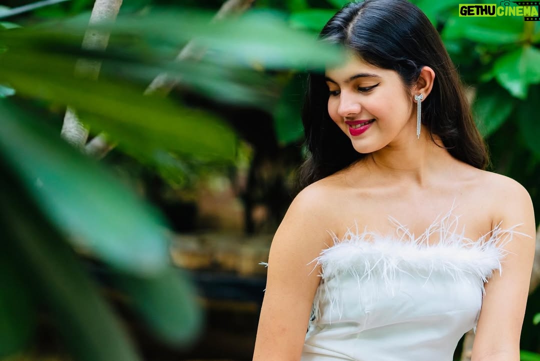 Swaksha - 13.5K Likes - Confidence is my style.. what’s yours?🤍
.
.
#picoftheday #explorepage #explore #viral #viralpost #photoshoot #shootdiaries #birthdaygirl #birthdayshoot #outdoorshoot #modelshoot #model