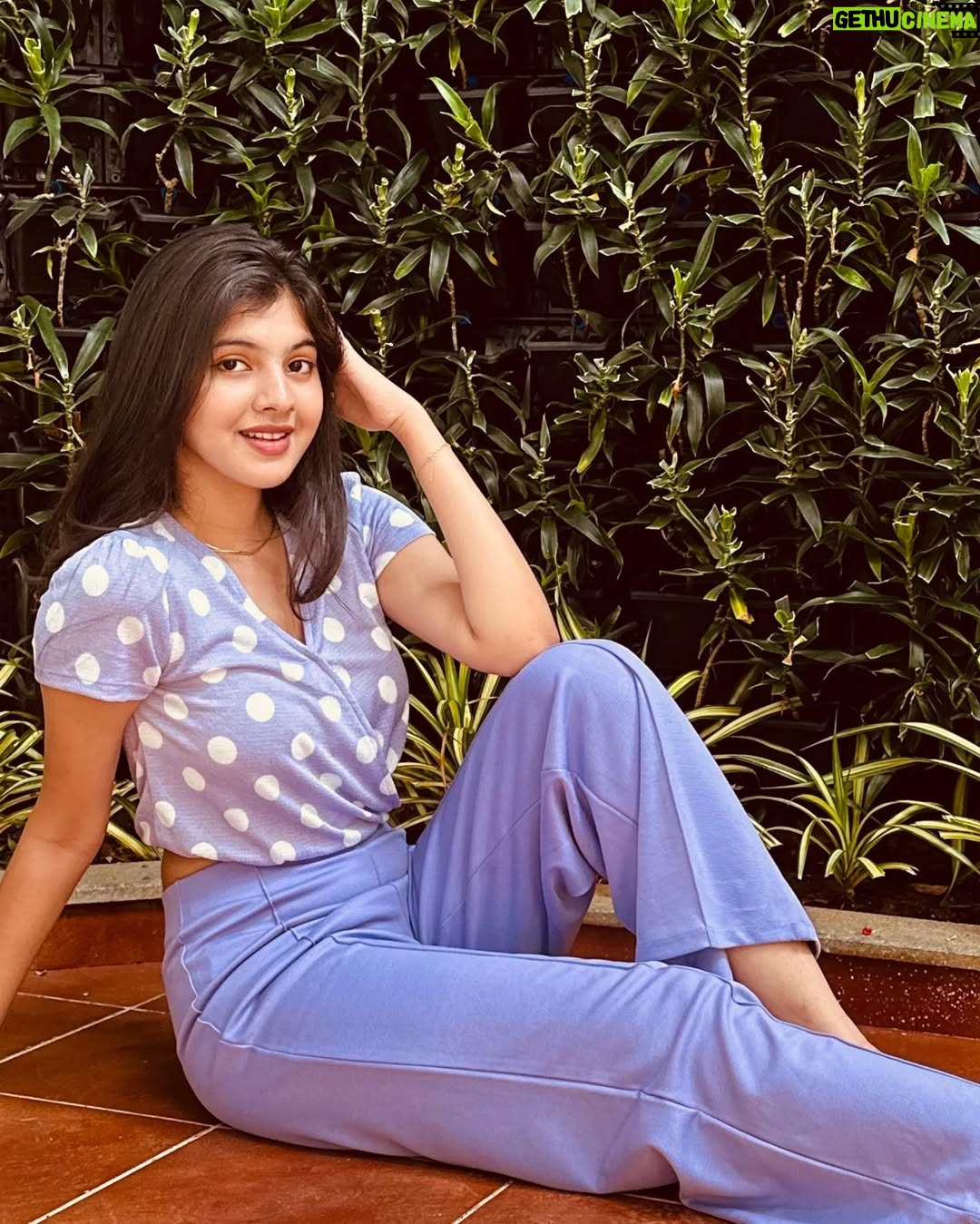 Swaksha - 12.7K Likes - Pics I sent my mom this week💜😚
.
.
.
.
.
#trending #picoftheday #shootdiaries #shooting #explore #explorepage #fyp #instagood #instagram #picture #viral #outift