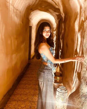 Swaksha Instagram - Magical and marvellous evenings🪄✨
.
.
.
.
.
#bastian #bastianmumbai #explorepage #explore #picture #sunset #sunkissed #fyp #foryoupage #mumbai #restaurant #food