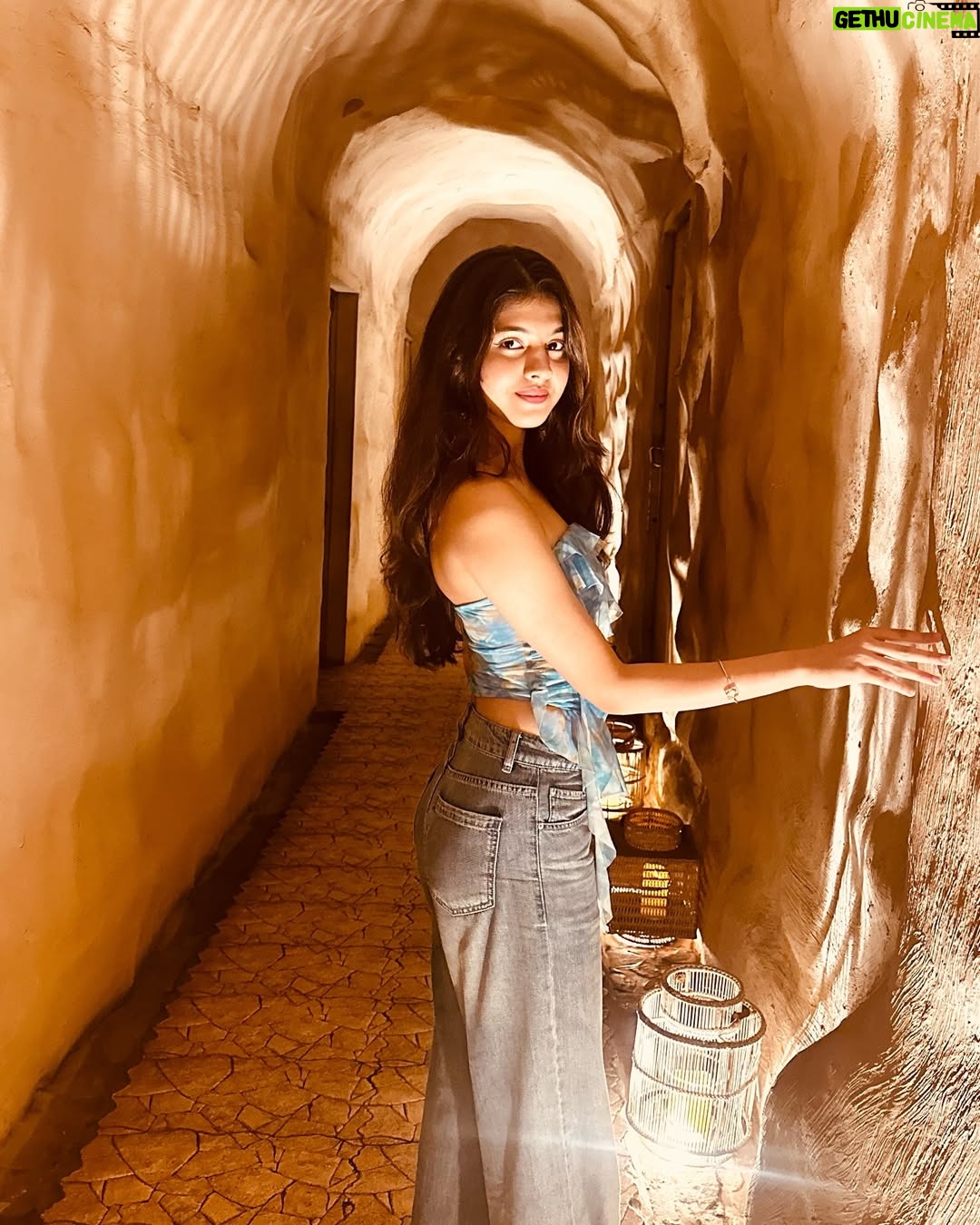 Swaksha - 12.7K Likes - Magical and marvellous evenings🪄✨
.
.
.
.
.
#bastian #bastianmumbai #explorepage #explore #picture #sunset #sunkissed #fyp #foryoupage #mumbai #restaurant #food