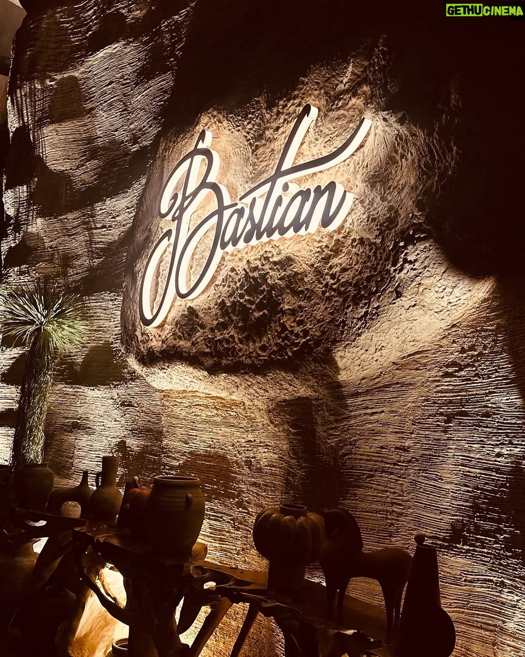 Swaksha - 12.7K Likes - Magical and marvellous evenings🪄✨
.
.
.
.
.
#bastian #bastianmumbai #explorepage #explore #picture #sunset #sunkissed #fyp #foryoupage #mumbai #restaurant #food