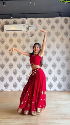 Swaksha Instagram - Clearly can’t wait for Navratri szn🥹♥️
. DC - @pillaii.nandinii
.
.
.
#explore #explorepage #instagram #viral #trending #fyp #reels #reelsinstagram #trendingreels #foryoupage #navrati #garba #navratri2025 #garbanight #dance #dancer #gujju #gujarati #dakla
