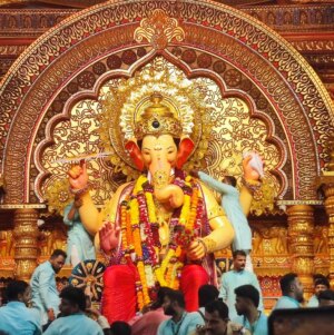 Sweeti Mishra Instagram - 🕉🙏🔱lalbaag Raja
.
.
#sweetymishra12_ #ganpatibappa #☀️ #💕