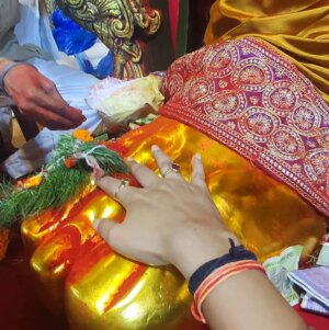 Sweeti Mishra Instagram - 🕉🙏🔱lalbaag Raja
.
.
#sweetymishra12_ #ganpatibappa #☀️ #💕