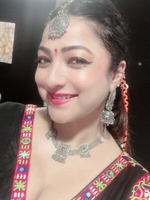 Sweety Chhabra Instagram - Good morning dosto ❤️#happyashtami #blessed #🧿 #jaimatadi #garbavibes #garbaoutfit