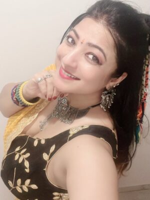 Sweety Chhabra Instagram - 😇😊
#trendingsong #😀 #happyashtami #blessings#😇 #fasting #universe #positivity #garba