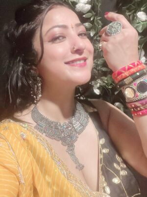Sweety Chhabra Instagram - 😇😊
#trendingsong #😀 #happyashtami #blessings#😇 #fasting #universe #positivity #garba