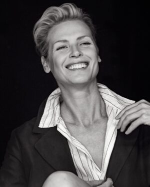 Synnøve Macody Lund Instagram - This summer I discovered my latest headshots at the agency were 10 years old😅 Time for an update … I called the best Norwegian fotographer I know, Fred Jonny, now based in NY, and this is our favourite sample from our shoot. We wanted to create a classic cinematic feel with iconic poses, but also a sense of being behind the scenes; to capture the human behind the actor. I love the result and so thankful that Fred Jonny made this work. Because trust me, I am far more comfortable with moving pictures😁 @fredjonny @andresvklovstad (hair) @panoramaagency