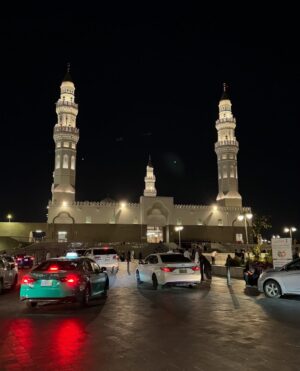 Syra Yousuf Instagram - 🌙 Eid Milad Un Nabi 🌙
-
Slide 1: Masjid e Nabwi; originally established and built by Rasool Pak SAWW, also his home ♥️
-
Slide 2: The Green Dome; signifies the Prophet’s (PBUH) final resting place. 
-
Slide 3: Masjid e Quba; first mosque in Islam, built by the Prophet SAWW. 
-
Slide 4: Masjid e Quba; founded on the first day of Prophet Muhammad’s (PBUH) migration to Medina. 
-
Slide 5: Selfie with Mount Uhud 🤎 Rasool Pak SAWW favourite mountain. 
-
Slide 6: Cats of Medina, Rasool Pak’s SAWW favourite animal ♥️
-
Slide 7: Cats of Medina, staring into your soul 🥲
-
Slide 8: More cats of Medina 💚💚
-
Slide 9: Medina; Rasool Pak’s SAWW favourite city ♥️
May it always be the destination 🤲🏻
