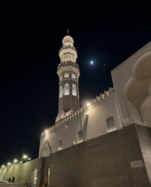 Syra Yousuf Instagram - 🌙 Eid Milad Un Nabi 🌙
-
Slide 1: Masjid e Nabwi; originally established and built by Rasool Pak SAWW, also his home ♥️
-
Slide 2: The Green Dome; signifies the Prophet’s (PBUH) final resting place. 
-
Slide 3: Masjid e Quba; first mosque in Islam, built by the Prophet SAWW. 
-
Slide 4: Masjid e Quba; founded on the first day of Prophet Muhammad’s (PBUH) migration to Medina. 
-
Slide 5: Selfie with Mount Uhud 🤎 Rasool Pak SAWW favourite mountain. 
-
Slide 6: Cats of Medina, Rasool Pak’s SAWW favourite animal ♥️
-
Slide 7: Cats of Medina, staring into your soul 🥲
-
Slide 8: More cats of Medina 💚💚
-
Slide 9: Medina; Rasool Pak’s SAWW favourite city ♥️
May it always be the destination 🤲🏻