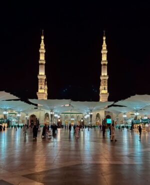 Syra Yousuf Instagram - 🌙 Eid Milad Un Nabi 🌙
-
Slide 1: Masjid e Nabwi; originally established and built by Rasool Pak SAWW, also his home ♥️
-
Slide 2: The Green Dome; signifies the Prophet’s (PBUH) final resting place. 
-
Slide 3: Masjid e Quba; first mosque in Islam, built by the Prophet SAWW. 
-
Slide 4: Masjid e Quba; founded on the first day of Prophet Muhammad’s (PBUH) migration to Medina. 
-
Slide 5: Selfie with Mount Uhud 🤎 Rasool Pak SAWW favourite mountain. 
-
Slide 6: Cats of Medina, Rasool Pak’s SAWW favourite animal ♥️
-
Slide 7: Cats of Medina, staring into your soul 🥲
-
Slide 8: More cats of Medina 💚💚
-
Slide 9: Medina; Rasool Pak’s SAWW favourite city ♥️
May it always be the destination 🤲🏻