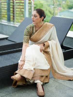 Tabu Instagram - 🌺🌺🌺🌺🌺 @kalyanjewellers_official @heenakochharofficial @aprajitatoor @rajeshpatil_makeupacademy @nandatolani @shailajad ❤️❤️❤️