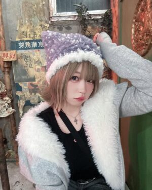Yuria Tauchi Instagram - サオリちゃんが編んでくれたネコミミニット帽🐈
あったかくてふあふあでかあいー