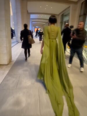 Tamron Hall Instagram - Green in any shade does it for me 💚. Reliving a night to cherish. @abtofficial. Dress: @bibhumohapatra. Jewelry @mateonewyork Stylist: @memsor. Hair: @johnnywright220. Face: @glowbyraulotero. #mistycopeland #ballet #americanballettheater