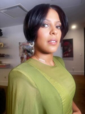 Tamron Hall Instagram - Green in any shade does it for me 💚. Reliving a night to cherish. @abtofficial. Dress: @bibhumohapatra. Jewelry @mateonewyork Stylist: @memsor. Hair: @johnnywright220. Face: @glowbyraulotero. #mistycopeland #ballet #americanballettheater