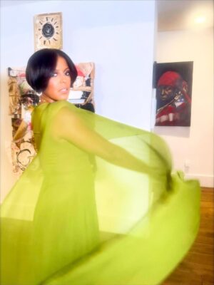 Tamron Hall Instagram - Green in any shade does it for me 💚. Reliving a night to cherish. @abtofficial. Dress: @bibhumohapatra. Jewelry @mateonewyork Stylist: @memsor. Hair: @johnnywright220. Face: @glowbyraulotero. #mistycopeland #ballet #americanballettheater