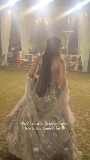 Tanika chawla Instagram - Tag your single squad jo dosto ki shadi me apne liye ladka dhund rahi hotti hain 😂😂😂
..
wearing @utsavcelebrates
Makeup @makeupandhairby_bhakti
Jewellery @aadamyastore