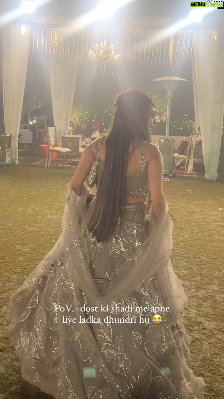 Tanika chawla - 1.3K Likes - Tag your single squad jo dosto ki shadi me apne liye ladka dhund rahi hotti hain 😂😂😂 
.. 
wearing @utsavcelebrates 
Makeup @makeupandhairby_bhakti 
Jewellery @aadamyastore