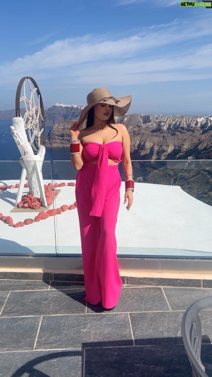 Tanika chawla - 1.2K Likes - I wish I could stay here for the life 💗🤌🏻
.. 
#wearing @azah.couture 💗💗
#santorini #honeymoon #view