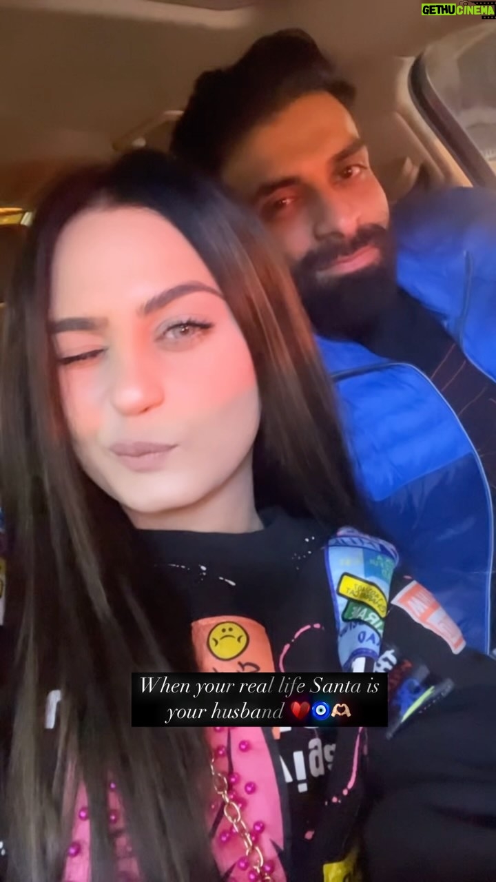 Tanika chawla - 3.6K Likes - Merry Christmas from us to you ♥️🧑‍🎄🫶🏻

#mysanta #shubhkitaani #couple #foreversanta