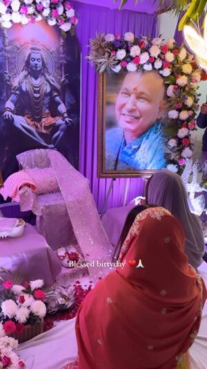 Tanika chawla Instagram - Best birthday of my life 🙏🏻♥️🙏🏻
Couldn’t be better then celebrating my birthday with lots of Guru ji’s blessings and sangat ♥️♥️
Thank you Guru ji apka bhut bhut bhut Sara Shukrana jo diya uska bhi Shukrana jo nhi diya uska bhi Shukrana mere Malik 🙏🏻🙏🏻🙏🏻🙏🏻🙏🏻