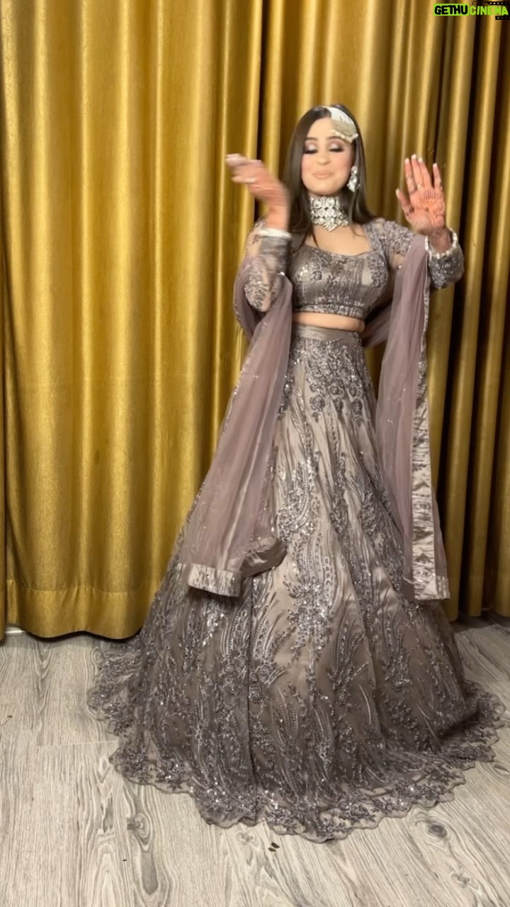 Tanika chawla - 3.2K Likes - Tere naal jeena sajna ♥️ 
Wearing this pretty lehanga from my own label @lattiirebytanika now you can rent and buy your heavy outfits from L’Attiire ♥️♥️
.. 
jewellery @aadamyastore