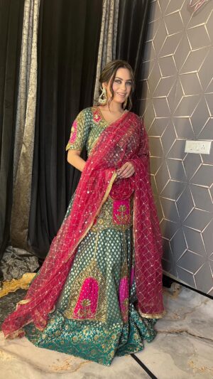 Tanika chawla Instagram - Look 2 - SANGAT ♥️
..
absolutely loved this look so Royal and elegant ♥️
.
Wearing @vaishnaviaroraofficial
Makeup @swag_by_yoshita
Jewellery @aadamyastore