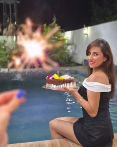 Actress Tannaz Davoodi HD Photos and Wallpapers July 2025