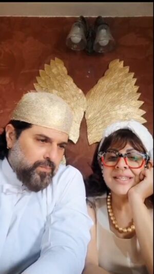 Tannaz Irani Instagram - Dolly aunty n russy uncle are back !!
 With their classic banter.

Those who haven't met them can comment a HELLO.

#bhakhtyarirani #tannazirani #standupcomedy #fun #parsicouple #couple