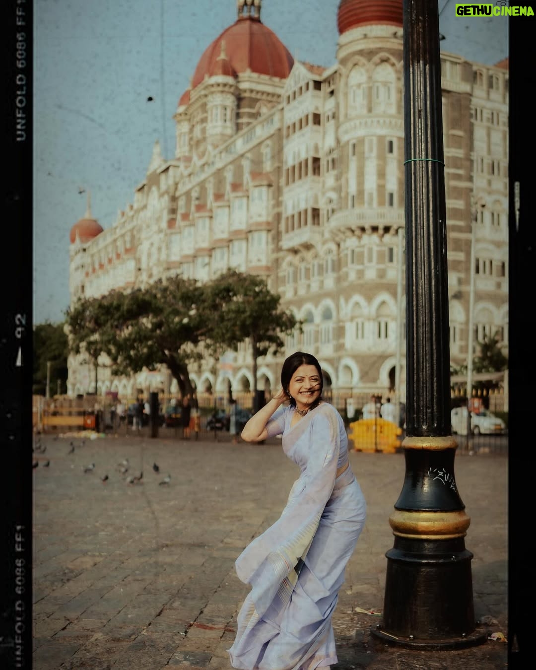 Tanvi Mundle - 136.8K Likes - Lost in the City of Dreams ✨
.
.
.
.
.
#nostalgia #cityofdreams #portrait #retro #retrolove #bollywoodvibes #nostalgic #mumbaicity #love #grateful
