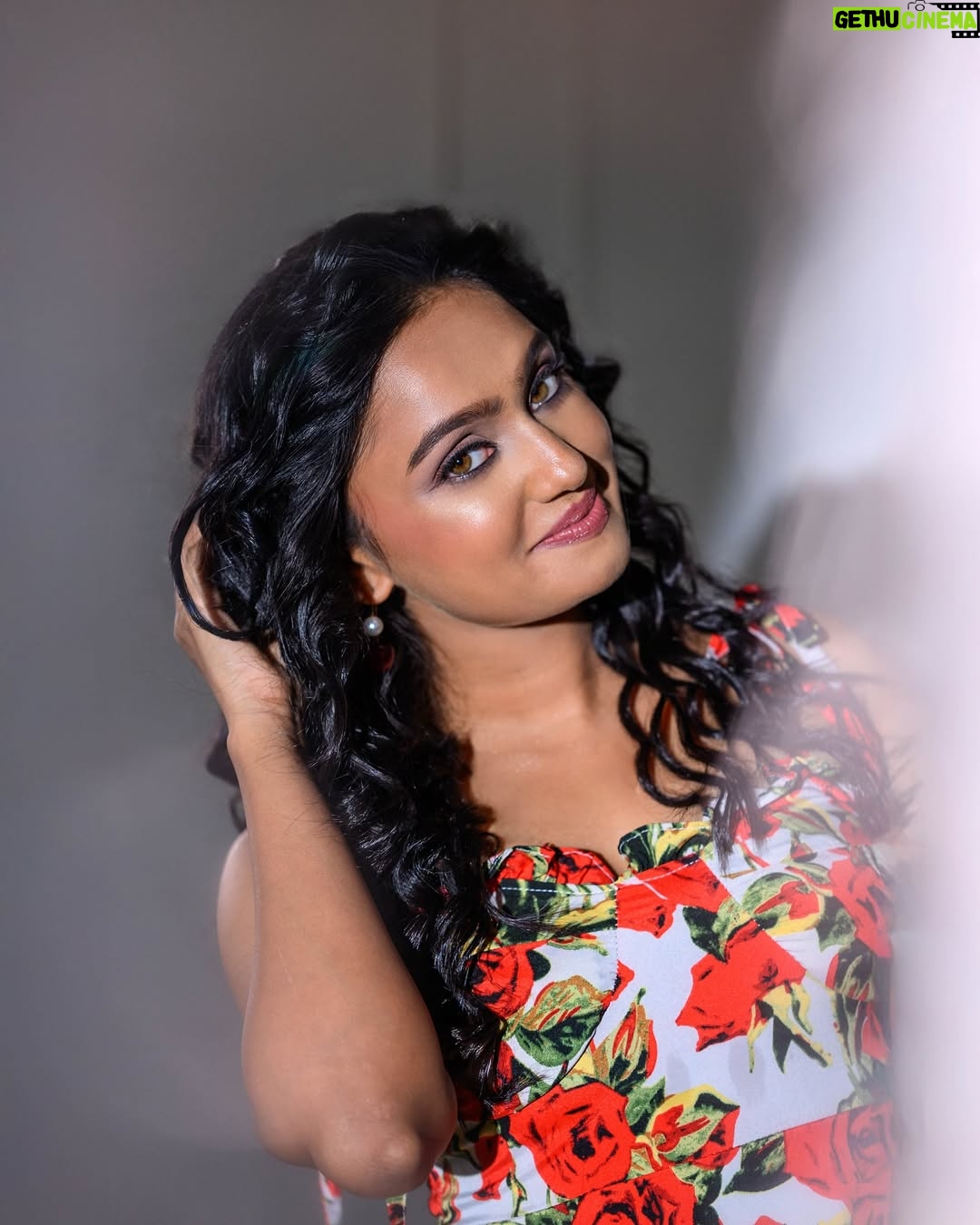 Tanvi Rao - 29.7K Likes - “Pretty little baby..”🌹

Makeup @shamataj_makeupartistry 
Photographer @chidu.ln_portraits 
Studio @chidu.ln_s2dio
