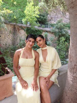 Tanvir Gill Instagram - I’m literally summering!!! 

right before my canon G7X took a dip in the Capri water 🙃 atleast she’s RIP in Capri, Italy!! 

#travelphotodump #capri #summerdump