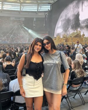 Tanvir Gill Instagram - if it ain’t xo then it gotta go 

#concertdump #weeknd #outfitinspo