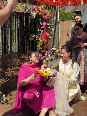 Tanvir Gill Instagram - desi girl in a videshi world ✨

Such a wholesome week filled with so much laughter, nach gana, late nights, tears, love & mirch masala 🌶️. Congratulations to my beautiful friend 💕

How lucky are we to be part of such a beautiful culture. The food, the outfits, the people, the grand gestures. I wouldn’t have it any other way . Please god make me desi every janam 🥺. 

#indianweddingbuzz #weddingdump #indianoutfit #southasianwomen