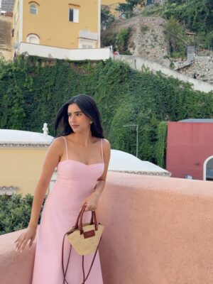 Tanvir Gill Instagram - happy to be here 💕

#italy #summeroutfit #girlworld