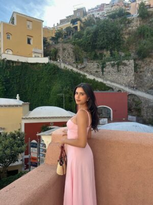 Tanvir Gill Instagram - happy to be here 💕

#italy #summeroutfit #girlworld