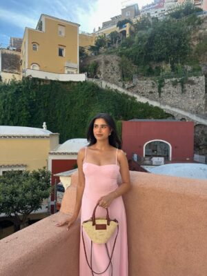 Tanvir Gill Instagram - happy to be here 💕

#italy #summeroutfit #girlworld