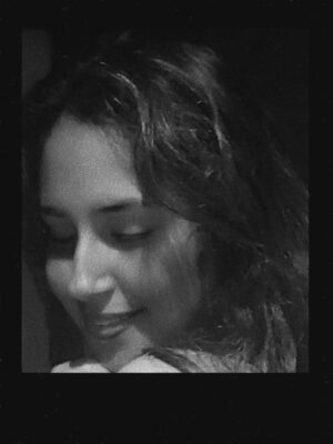 Tanya Jaiswal Instagram - Dekha mujhe Toh Hosh Udd Gaye 🫣♥️