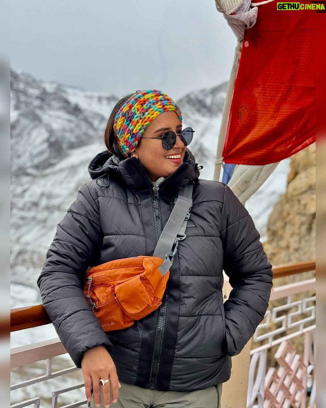 Tanya Jaiswal - 254 Likes - Nature’s therapy: the mountains and me🥶💙