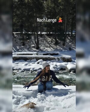 Tanya Jaiswal Instagram - One of my dreamy places… 🌄 Sunshine paints the sky. Pretty happy with these views. Travel more, see more. This place is beautiful… All is well and better. Love this dreamy place. #chitkul #travel #nature