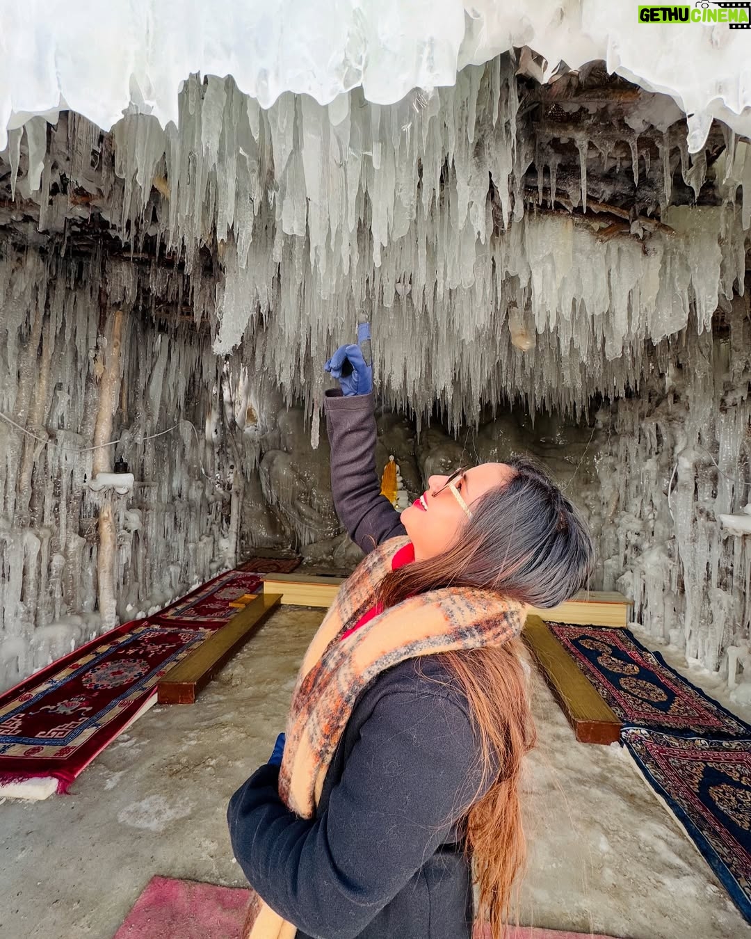 Tanya Jaiswal - 438 Likes - The Frozen Lingti Waterfall (Mother Nature’s Masterpiece)📍 Spiti Valley
