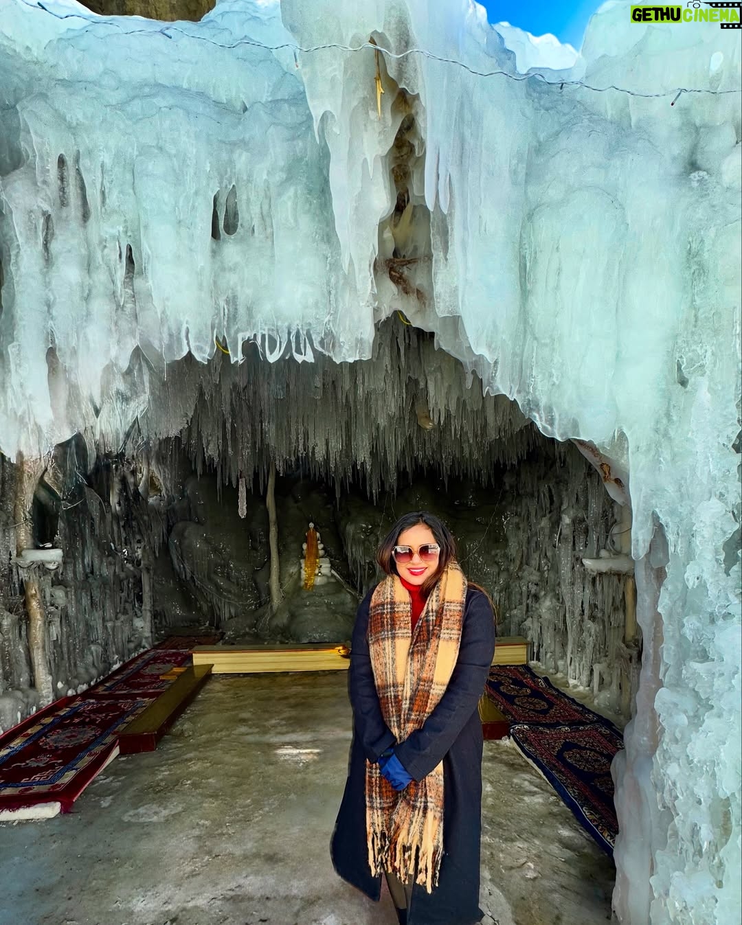 Tanya Jaiswal - 438 Likes - The Frozen Lingti Waterfall (Mother Nature’s Masterpiece)📍 Spiti Valley