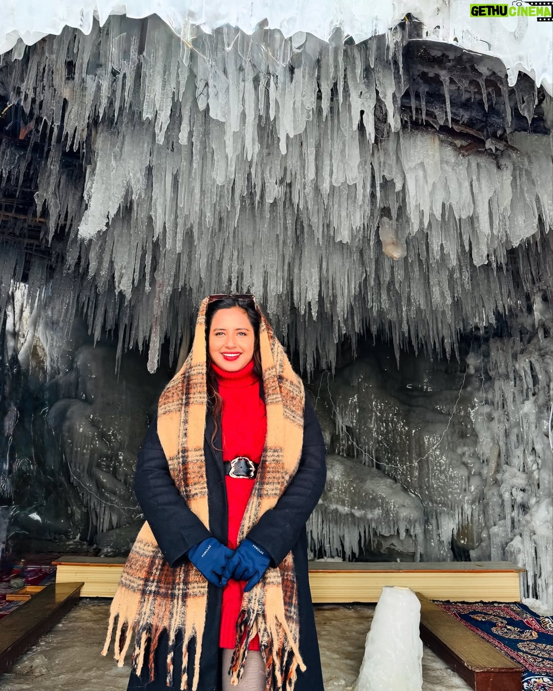 Tanya Jaiswal - 438 Likes - The Frozen Lingti Waterfall (Mother Nature’s Masterpiece)📍 Spiti Valley