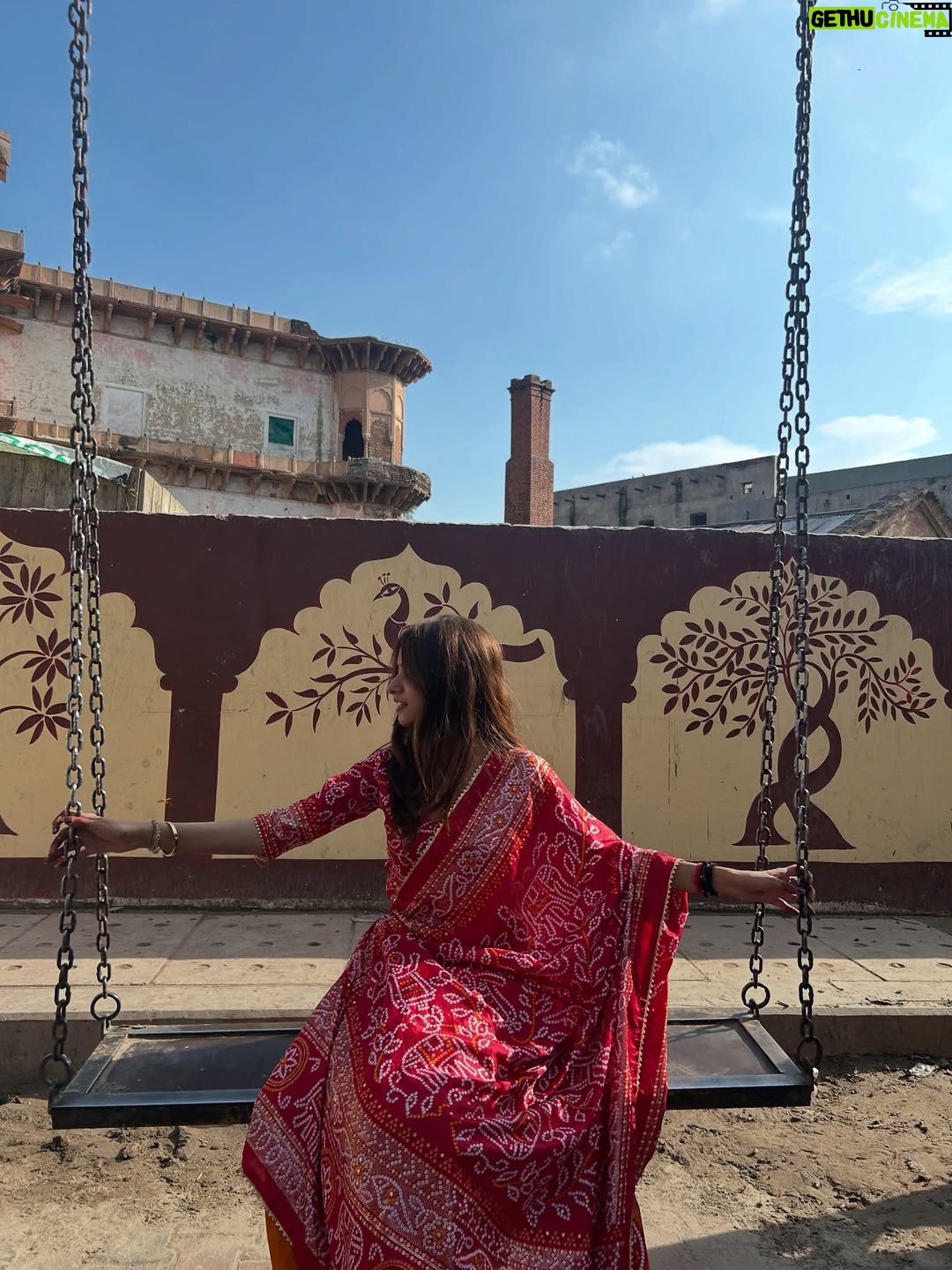 Tanya Singh - 137.8K Likes - वहाँ जहाँ प्रेम अब भी सांस लेता है।❤️🦚🪈 #ʀᴀᴅʜᴇʀᴀᴅʜᴇ 🪈❤️