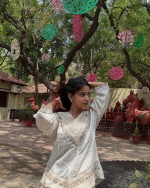Tanya Singh Instagram - 🌼🕊️🤍🪈📿❤️🕊️