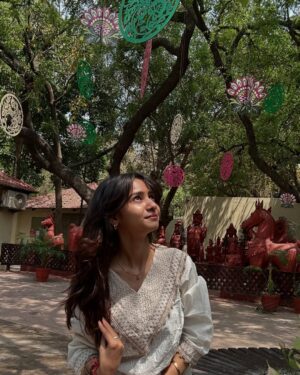 Tanya Singh Instagram - 🌼🕊️🤍🪈📿❤️🕊️